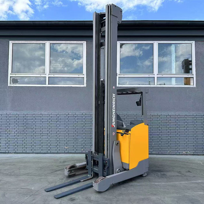 Verschiedene Höhen, die verwendet werden, erreichen Lastwagen Jungheinrich Marke Lagerhaus Gabelstapler